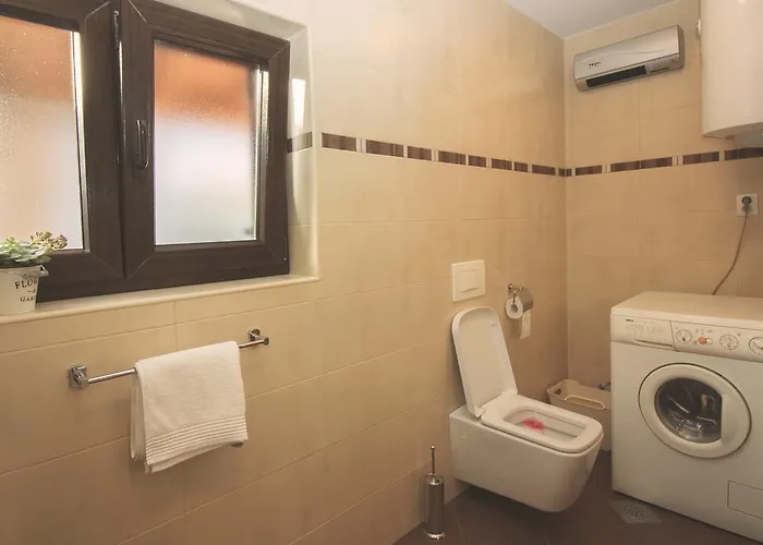 House Arena * Πούλα